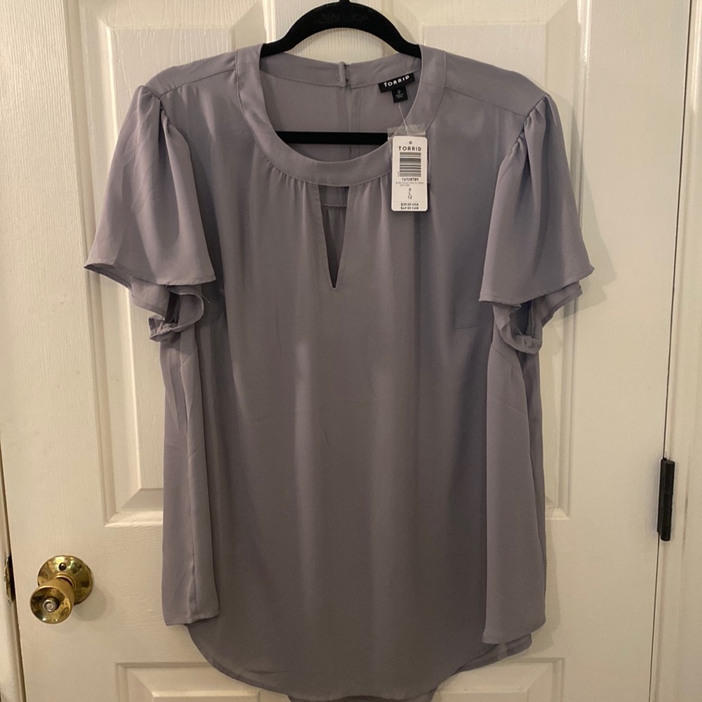 NWT Torrid Gray, keyhole neck shirt. Size 0 or Large/12
